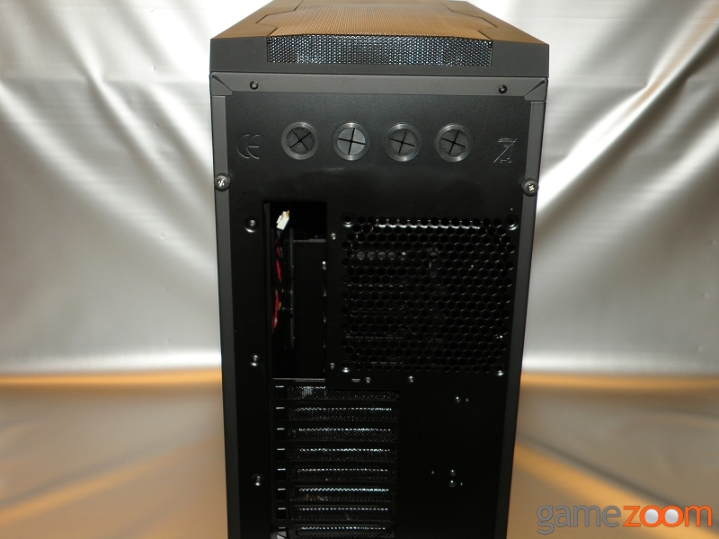 Gamezoom - BitFenix Colossus Big-Tower Gehäuse - Test/Review